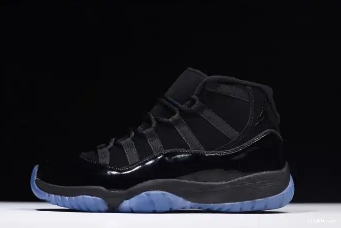 378037-005 Gown Cap Air and Jordan black 11 0512